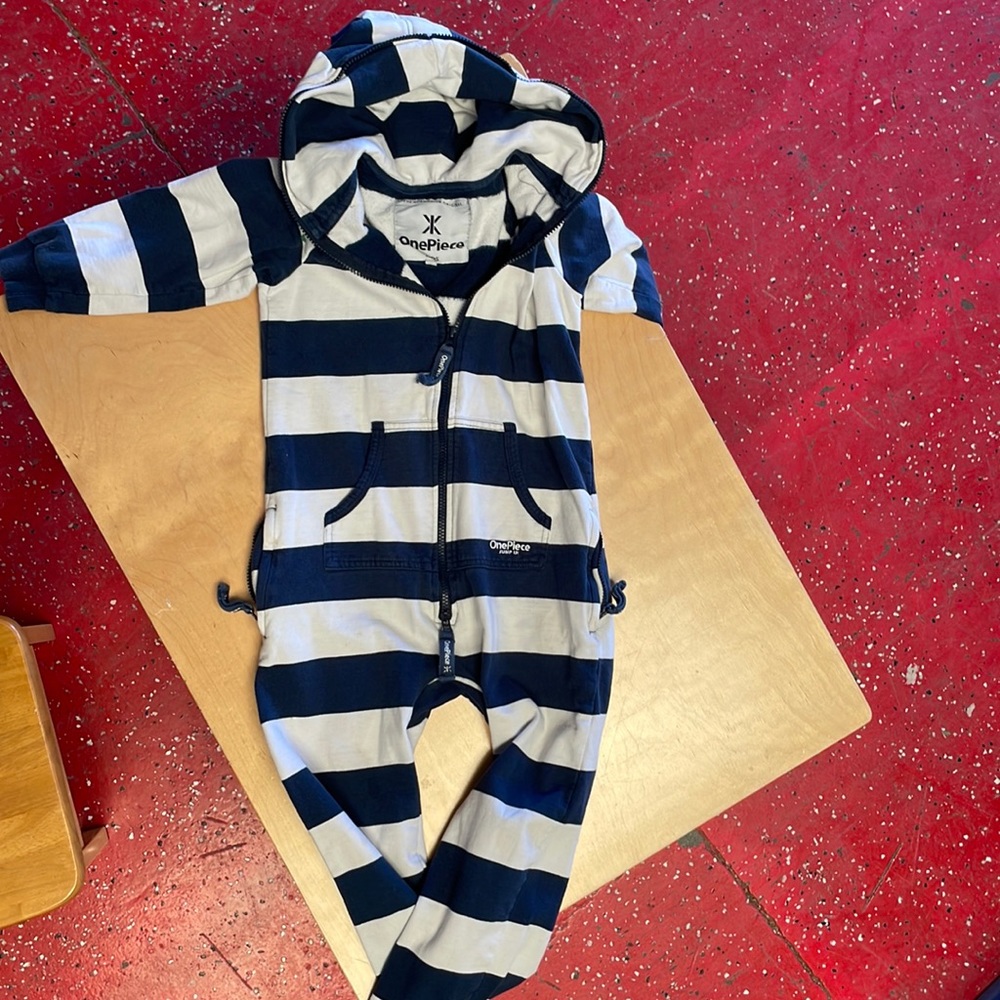 Norwegian Original kids one piece jumpsuit Size 6/7